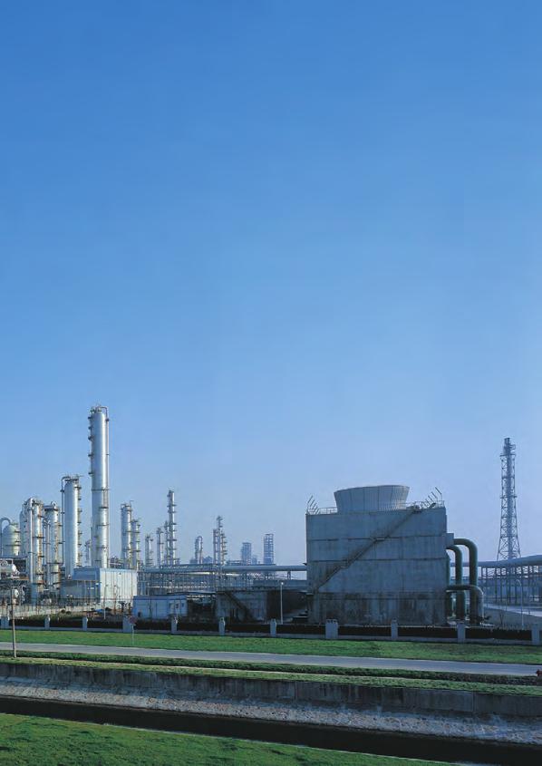 Degrémont Industry WATER FOR the Downstream refining & petrochemical INDustry Improving the water balance & Protecting
