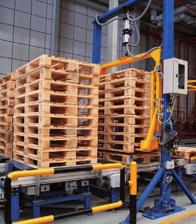 In the same way, the job of unstacking empty pallets is completed by depositing the stack on the conveyor and lifting the remaining pallets above the first pallet.