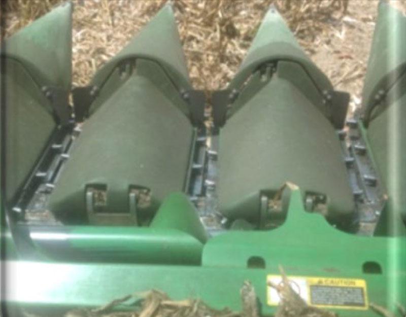 CAUSES OF HARVEST LOSS Ear size Determined by several factors: Variety selected Stress during growth Kernel development Deck plates Gathering Chains Smaller ears increase loss chances Deck