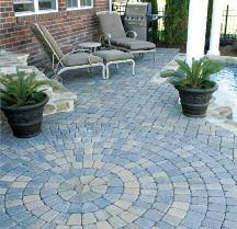 Plaza Stone Giant 60mm Installed alone or in combination with the variety of other Plaza Stone shapes, the expanded dimensions of the Plaza Giant paver adds visual drama to larger