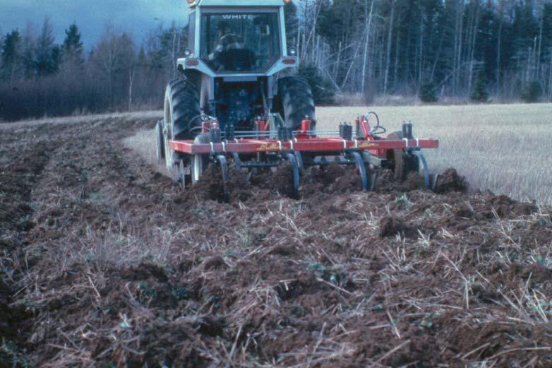 Agri-Food Some management considerations Chisel Plowing vs Moldboard Plowing Additional surface
