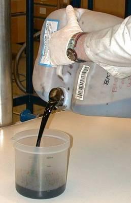 Pyrolysis Bio-oil Dark brown mobile liquid Combustible Not miscible with hydrocarbons Heating value ~ 17