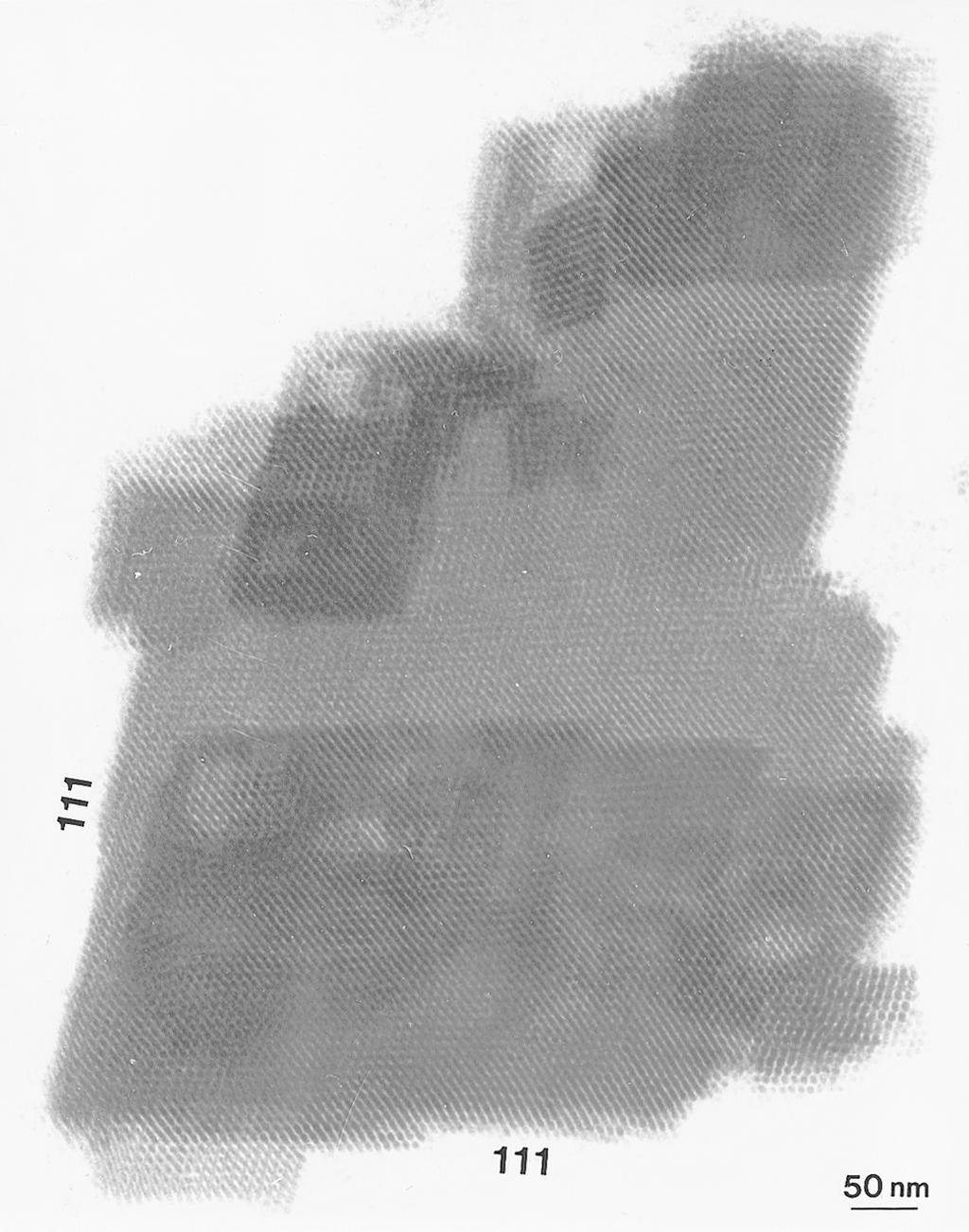 Superlattices of Nanocrystals 103 FIG. 2. TEM image of {111}s faceted nanocrystal superlattices assembled by Ag nanocrystals.