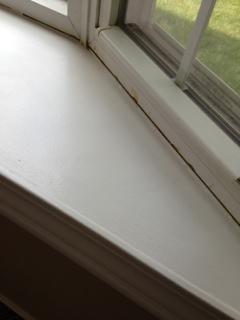 The lower edge of window is not sealed