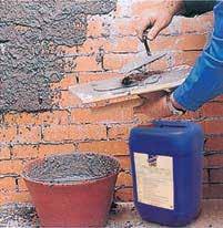 For thicknesses up to 50 mm, it may be necessary to proceed in 2 or 3 operations to ensure proper adhesion of the mortar to the wall substrate.