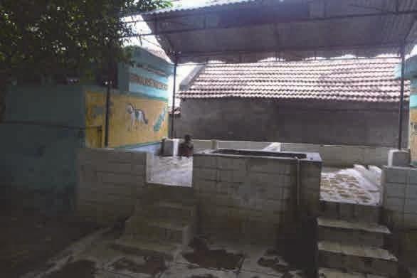 b.1 Shared individual latrines in slum areas in Jaipur City Kokusai Kogyo Co., Ltd.