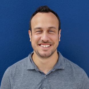 Welcome Gabe Tre Gabe Cohen is the Senior Director of Marketing and Communications for GuideStar.