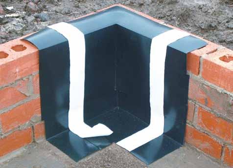 the cavity tray is to be built in. Place the preformed upstand unit tight into the corner of the masonry wall.