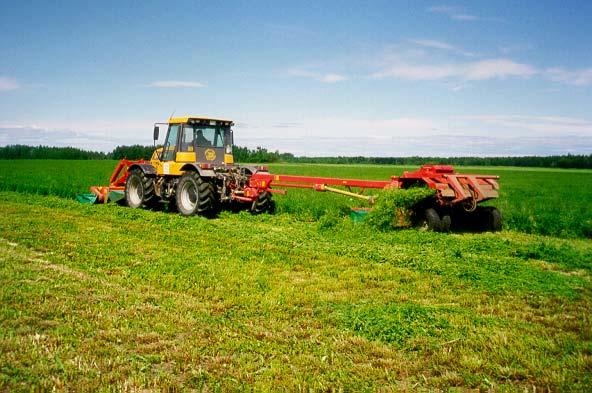 Custom Harvesting for Quality Disc mowers combine swaths Chopper capacity 100t/hr Fast Track