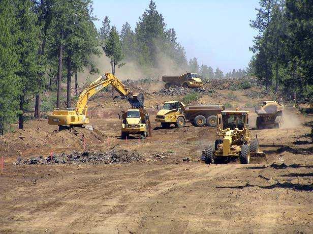 Greenroads: Lava Butte Case Study U.S. 97 Lava Butte South Century Drive project team and construction team used the Greenroads checklist to guide them.