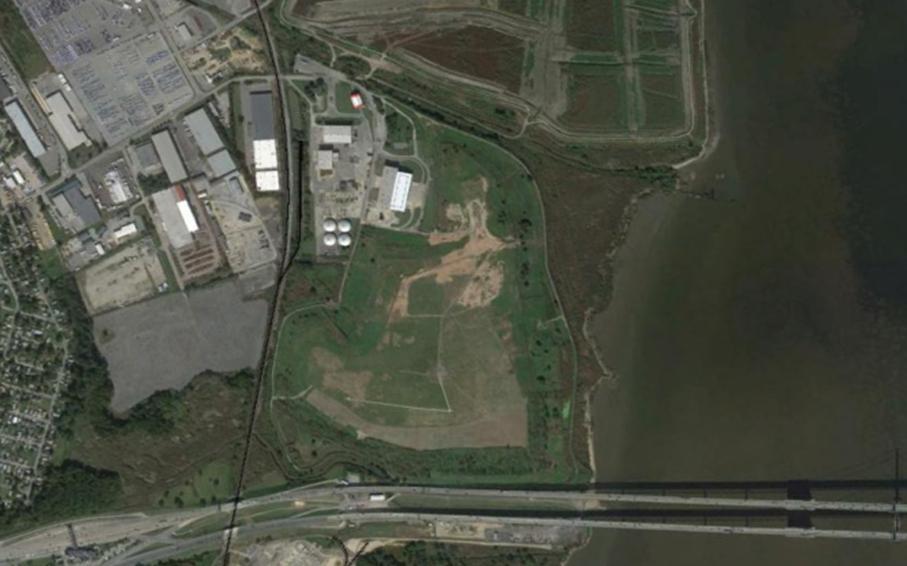 Opportunities Location along the Delaware river Growing niche port Well established cold