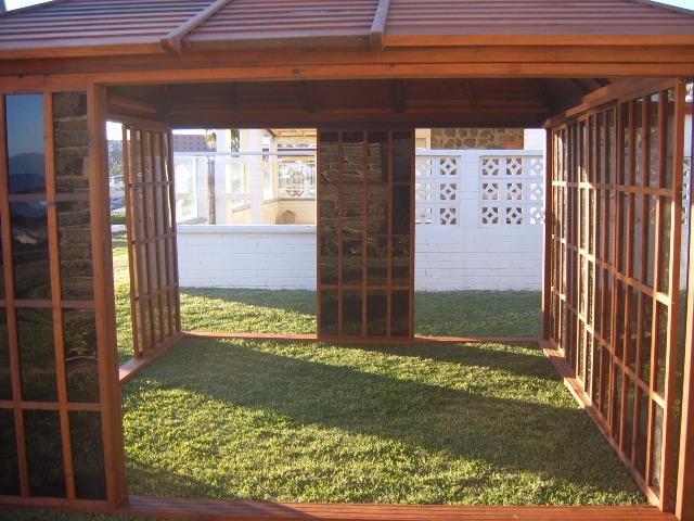 WALLS/WINDOWS Sun Gazebo Opened (with all panels behind the front panel).
