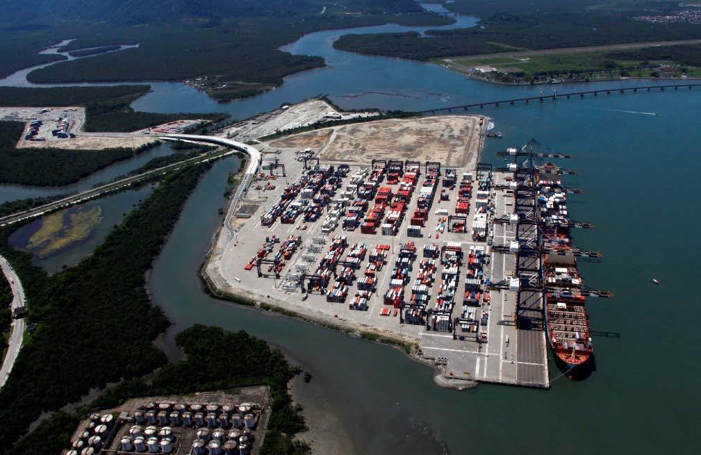 With investments amounting to R$2.3 billion, the terminal has as shareholders Odebrecht Transport and DP World.