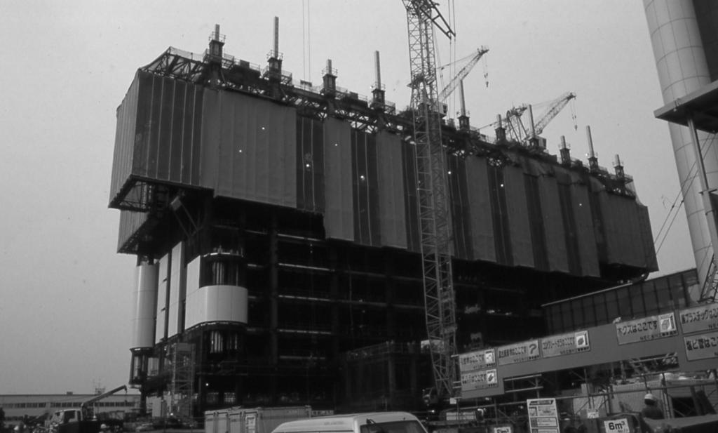 4. Automated high rise construction sites The first prototypes for automated high rise construction sites were put into operation in 1990 and 1991 after five years in development and a financial