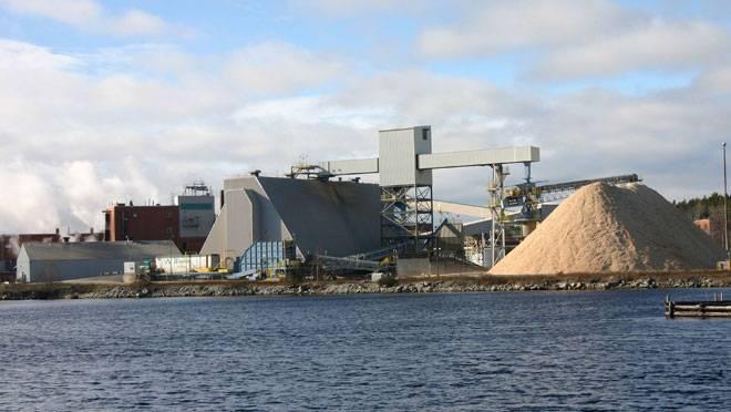 Summary of Notes Site Visit Bowater Mersey Paper Company - June 26 th Hosts: Pierre Losier, PhD (former Environment and Engineering Coordinator) Brad Pelley (Plant Manager) SUMMARY In general, the