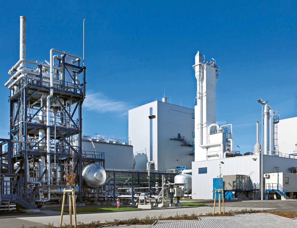 Linde Engineering: Air separation 11 Linde air separation and CO 2 plant applied to CCS technology, Oxyfuel pilot plant in Schwarze Pumpe, Germany Project execution Quality, safety, health and