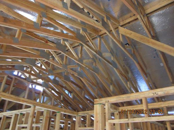 Case Studies Roof and Attic Ample space for insulation and ventilation above conditioned The
