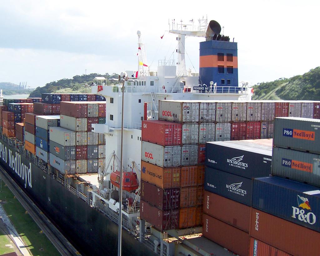 Photo courtesy of Biberbaer / Wikimedia Commons Modern ship that pass through the Panama Canal can hold as many as 5,000-8,000 containers (TEUs) Project Readiness Approval of this grant will enhance