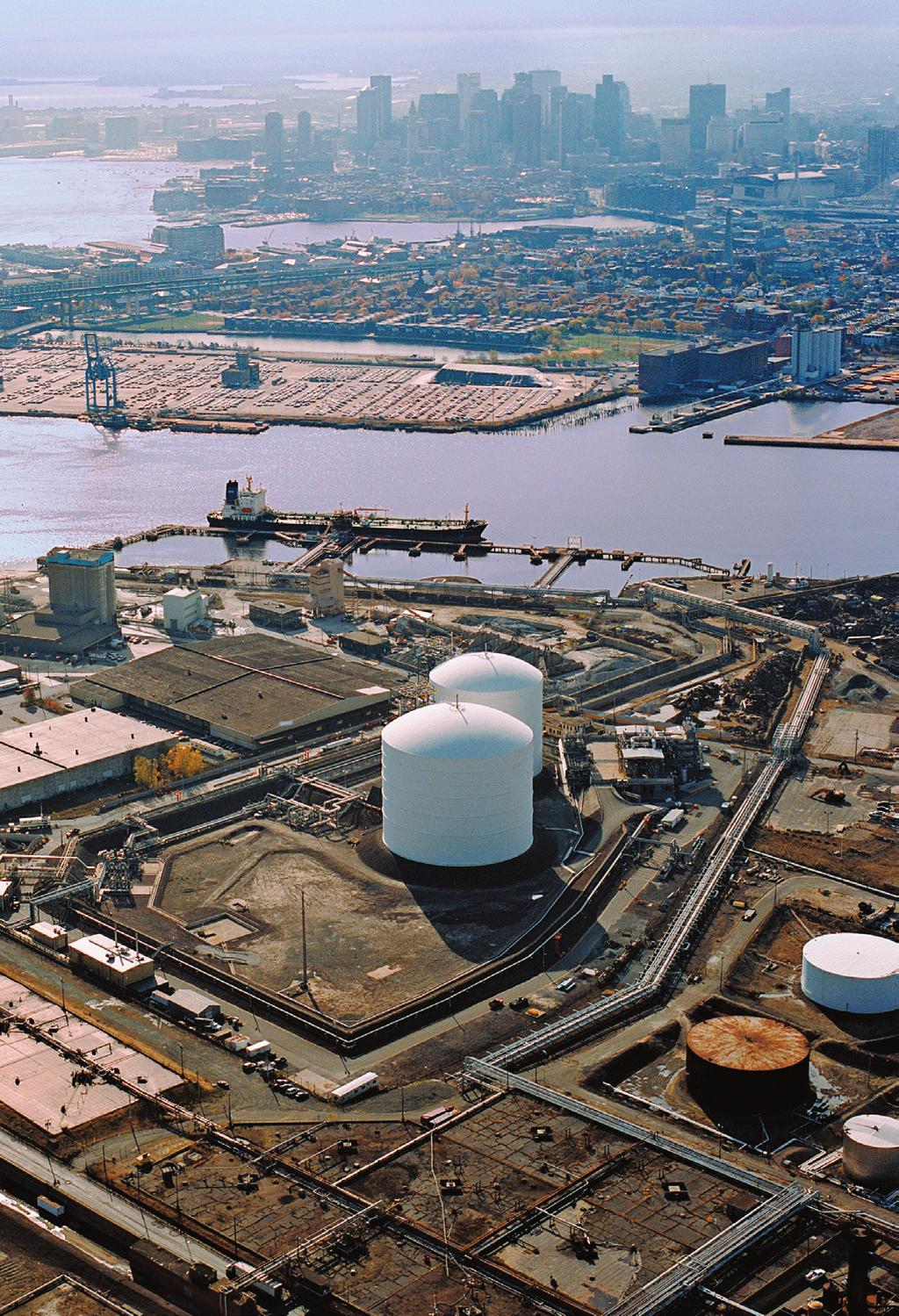 The Everett facility is well positioned and strategically located to meet New England s demand Peak natural gas consumption can and should be met with peak natural gas supplies.