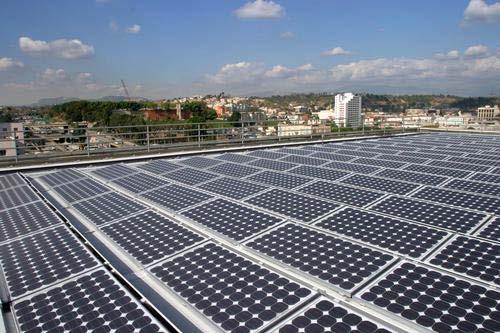 Growth of photovoltaic (PV) industry National Renewable Energy Laboratory 4 Tons of Si passes