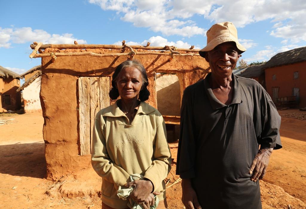 The construction of Razafindrakoto s family toilet is progressing well, and he and his wife are already proud to be photographed in front of it.