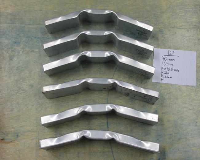DP600, 1,0 mm, 40 mm spot weld spacing, high deformation. From top: 3 RSW and 3 rubber weld bonded Figure 4.