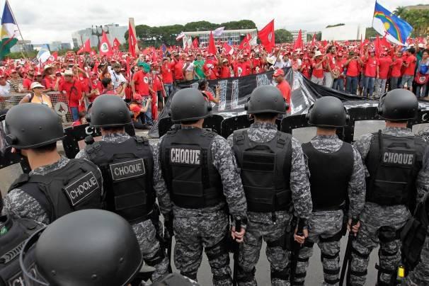 Brazil: Protests against large-scale agribusiness February 2014 20,000 farmers march in the capital,