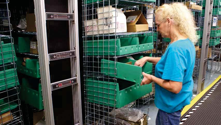 Operator terminal Pick lists on paper, excessive time spent searching, incorrect deliveries and stock shortages are a thing of the past: the operator terminal provides the operator with the necessary