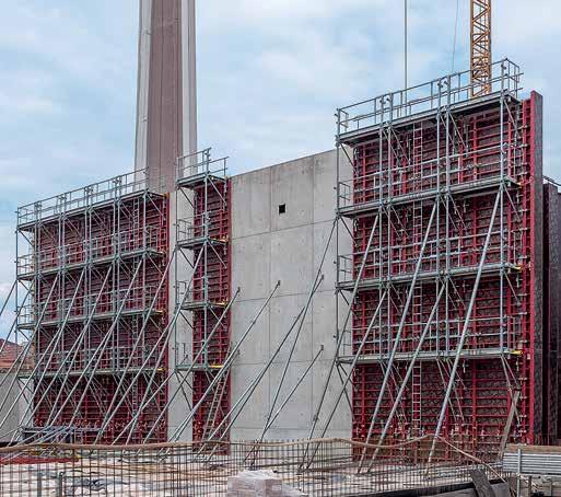Project Examples 4.80 m wide and 3.60 m high: two MAXIMO 360 panels including MXK working platforms formed crane-moveable formwork units.