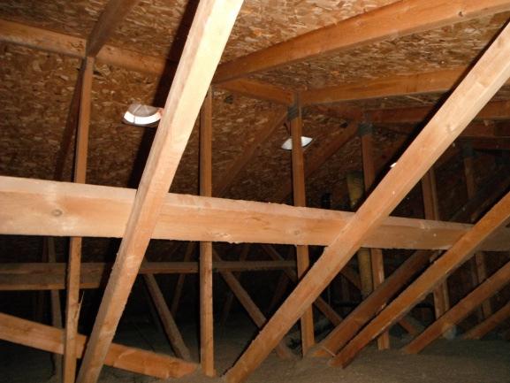 0 Roof/Ceiling Framing: Basement: Poured Concrete Wood Joists Wood Frame(Brick Veneer) Wood Trusses