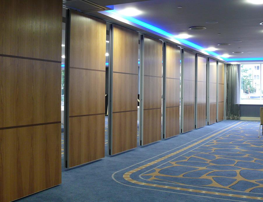 With movable walls you can control how your space is utilised: Space management - Movable walls offer an effective space solution for many environments Smart use of space - Movable walls offer