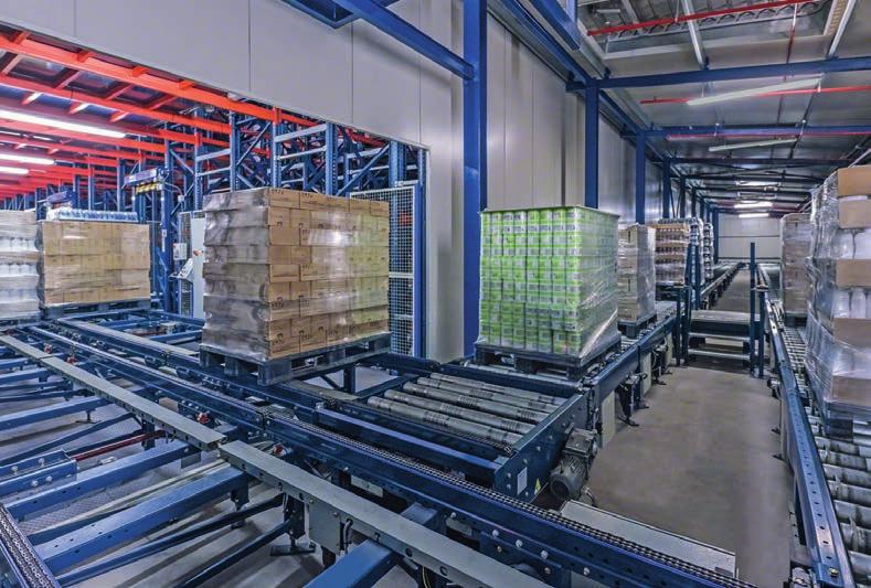 Conveyor systems for pallets 3 High productivity in inserting and extracting products. 3 Reduction of mistakes and accidents in the facility thanks to the automation of materials handling.