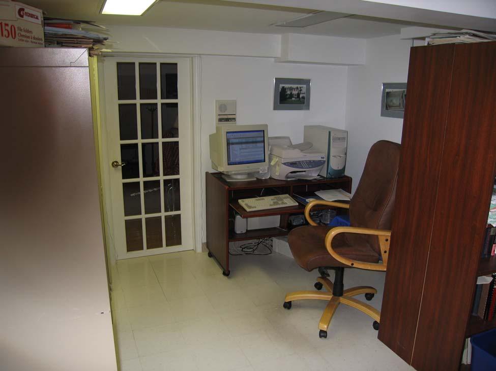 18 Basement offices are more productive with the ECHO System Office in an ECHO Basement. The healthy basement air provided by the ECHO System makes for higher office productivity.