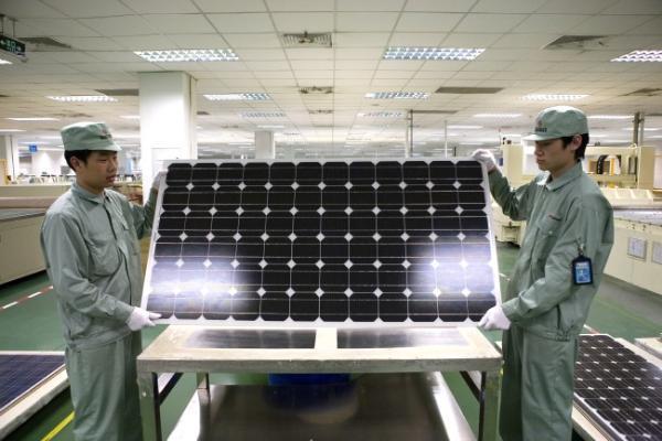 Crystalline Photovoltaics Pros: Dominate the current market High efficiency Reliable long life (>25