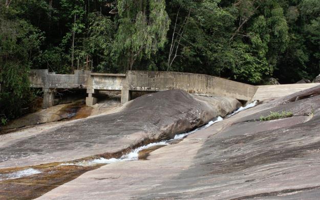 projects, and hence rivers become dry for long stretches During the past two decades, due to the inconsistency in the hydrology analyses and the absence of a structured framework
