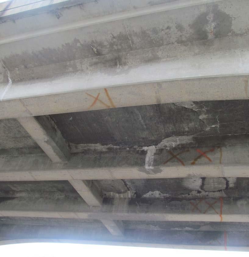 G4 G3 G2 G1 Crack locations Figure 3 Damage to RC Girders in Span 2 of the KY