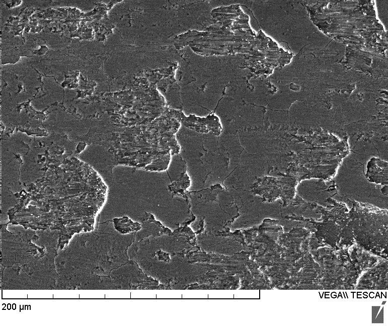 (a) Oxide films (b) Figure 6-29: SEM images of worn surface of as-wrought AISI 440C