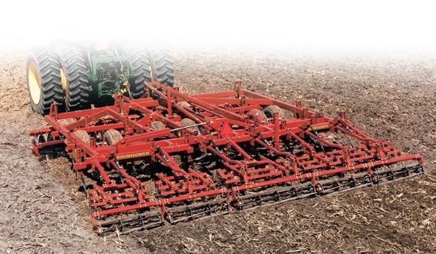 A combination tillage solution that will increase your efficiency while reducing your input costs. 6221 6221 Land Finisher Perform discing, conditioning, incorporation and finishing all in one trip.