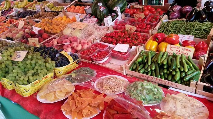 FOOD SAMPLING In 2000, 14 people who sampled produce offered at a Fort Collins, Colorado Farmers Market were made ill by a harmful bacteria, E.
