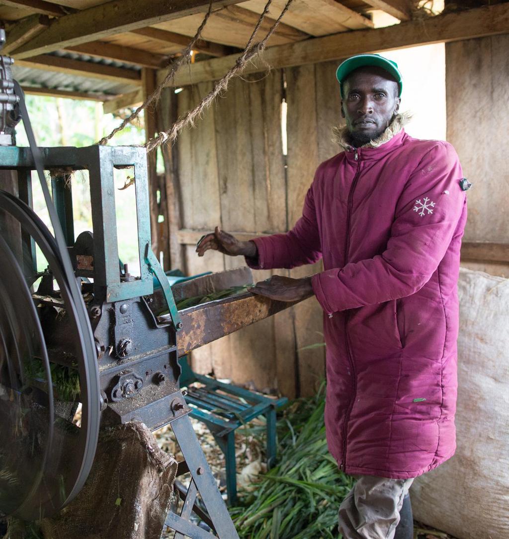 WORK IN KENYA OVERVIEW KENYA Supporting smallholder farmers to move from subsistence to prosperity is at the core of our programme work in Kenya. Currently, 108.000 people are supported in Kenya.