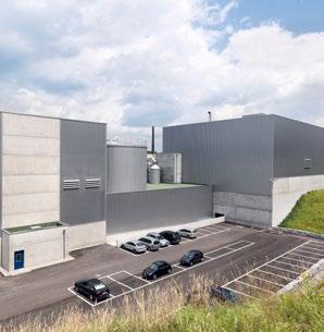 far left: the new manufacturing hall of the PM7 left: the two Alpha 2 halls for the processing of recycled paper Perlen Paper Factory Since the Perlen paper factory has started operations in October