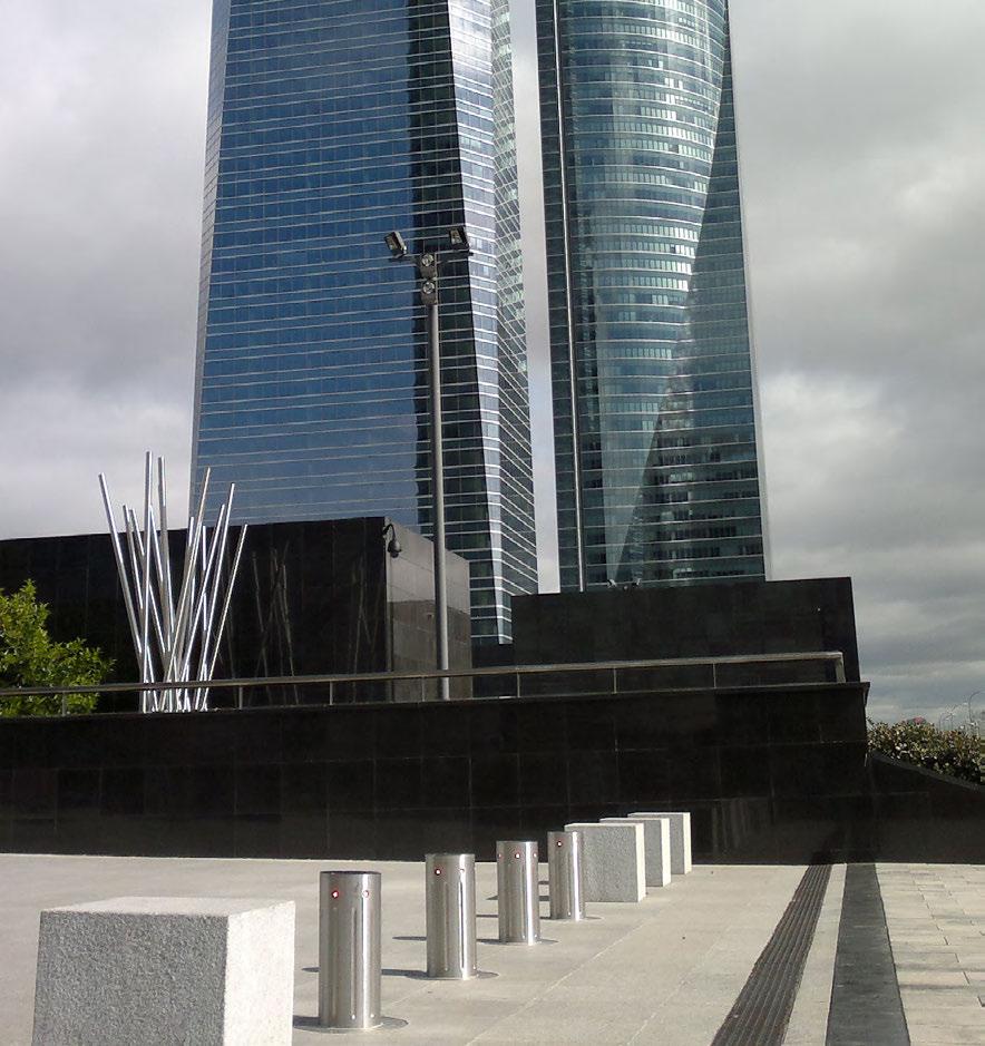 The SyV Tower was designed by the prestigious architecture studio R&AS run by Carlos