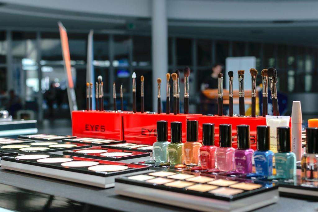 Making Russia accessible for Swiss and European SMEs Russian Market Study RUSSIAN LIPSTICKS, CLOSSES, NAIL POLISH Release date: July