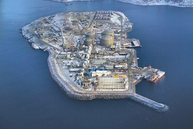 Useful previous experience Hammerfest, NORWAY Design, procurement and construction of : - 2 full