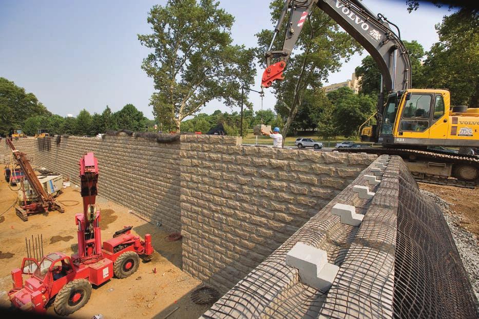 B OUTSIDE 90 DEGREE CORNER When building a Monumental wall with an outside 90-degree corner, it is recommended that the construction of the Monumental wall start at the corner desired and work away