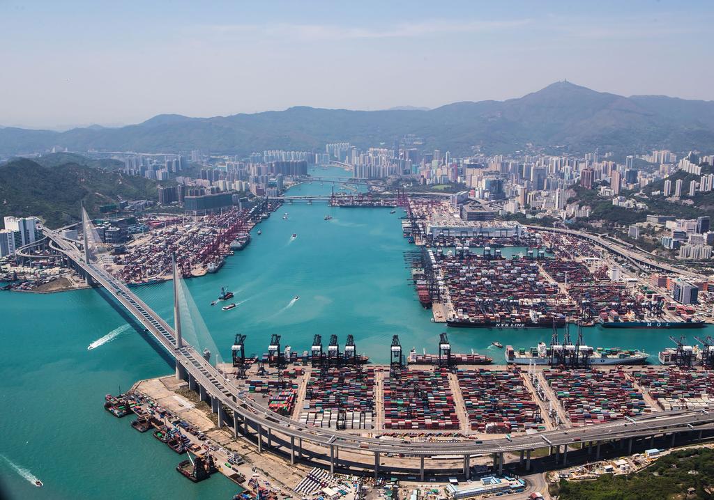 01 About HPH TRUST The asset portfolio of HPH Trust includes market-leading, best-inclass and deep-water container terminals in the Pearl River Delta of South China.