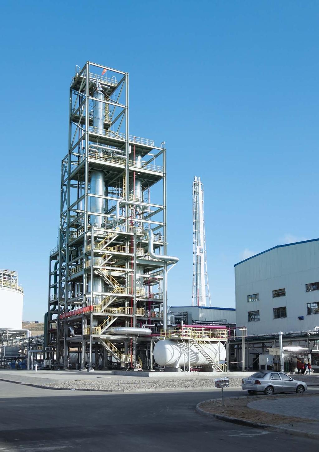 To avoid multiple parallel blocks of PFHEs, which results in complex piping arrangements, higher plot space requirements and potential flow distribution issues, Linde offers its LIMUM 3 liquefaction