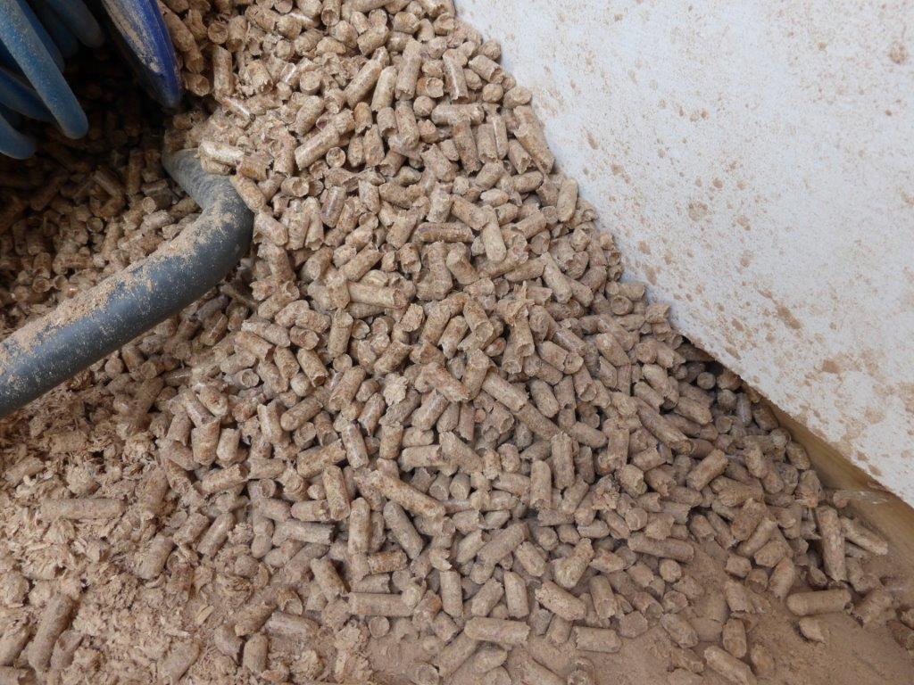 Shredding Metals separation Moisture control Pelletising Wood pellets: EN Plus quality