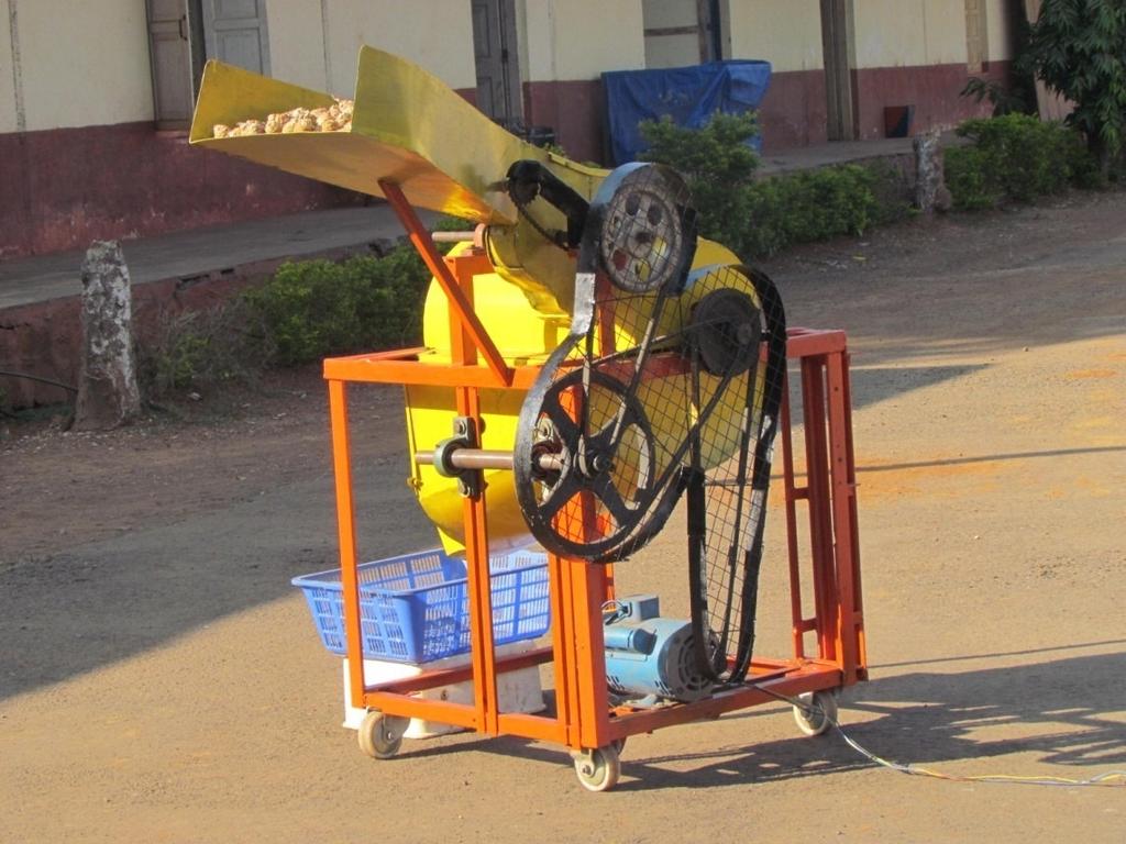 New Machines developed by DBSKKV Dapoli Motor Operated Arecanut Dehusker It consist of cylinder, beaters, hopper, frame and motor.