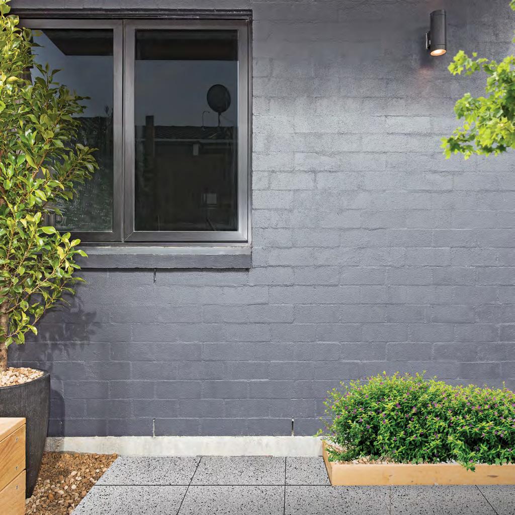 On trend BAGGED + PAINTED BRICK Create an on-trend finish for your bricks that will highlight the contours and texture of the bricks and mortar joints, with a splash of
